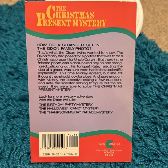 🎉2/$15🎉 The Christmas Present Mystery by Marion Markham, paperback, 1984 - Picture 2 of 5